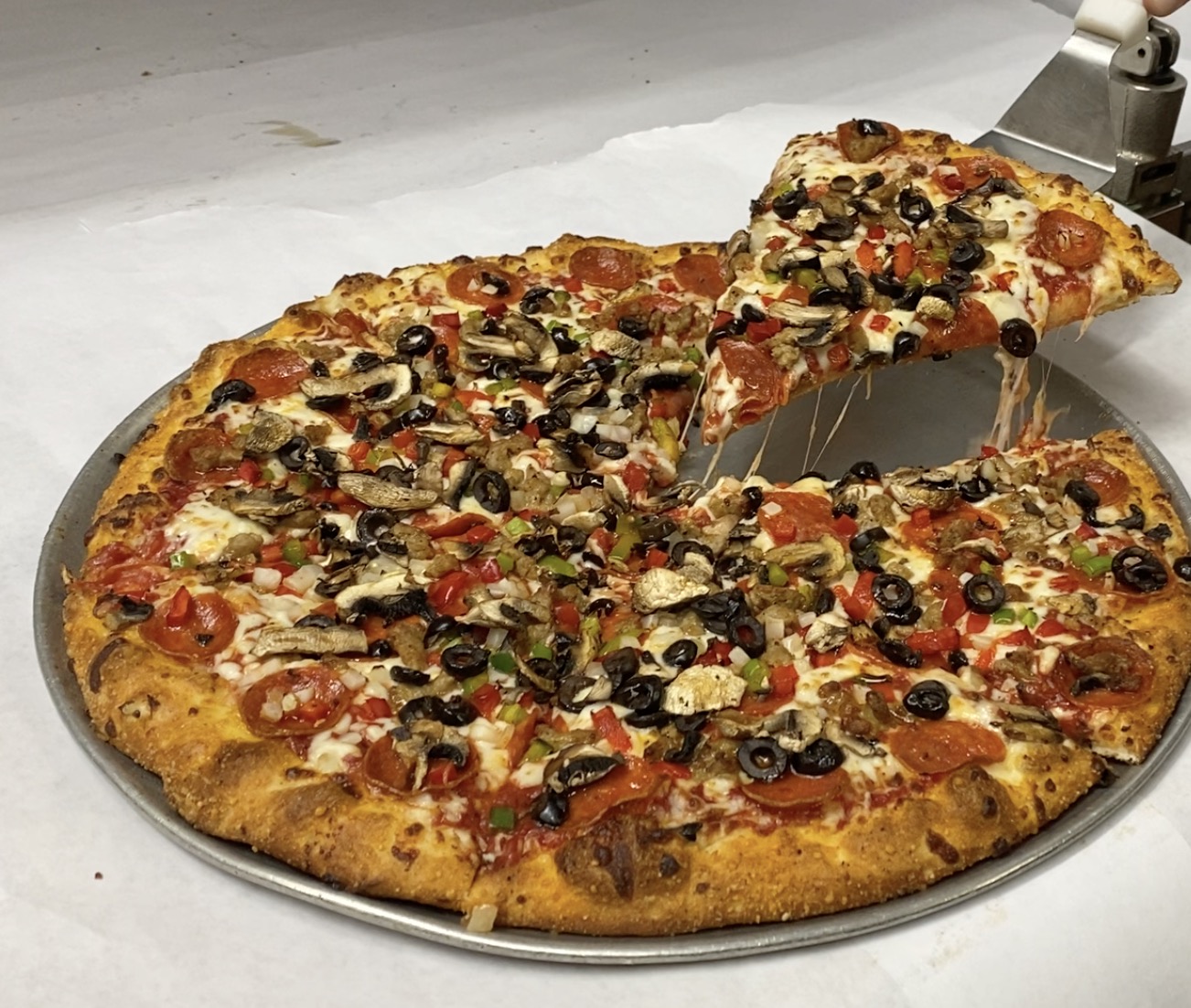Pizza Place Roberts Marketplace AZ — Order Online